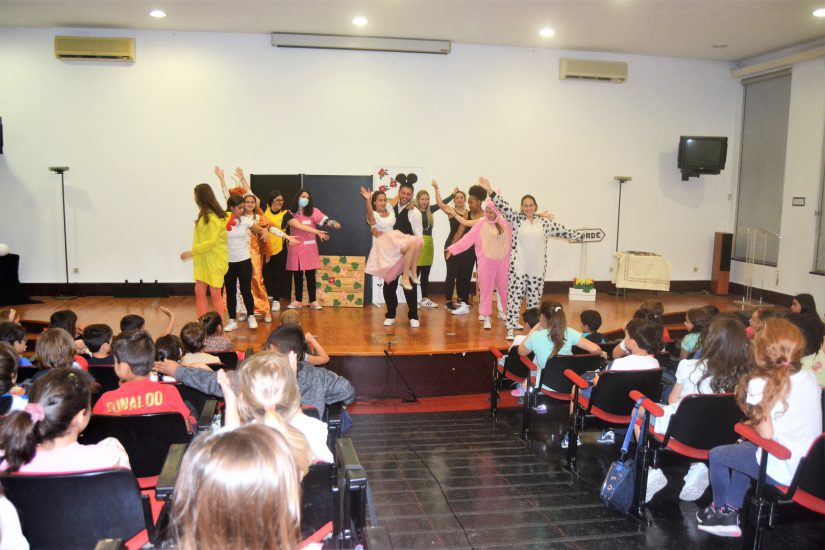 Alunos da ETPC apresentaram a peça de teatro “A Carochinha e o João Ratão”